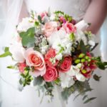 Bouquet da sposa con rose pesca