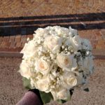 Buoquet da sposa con rose bianche